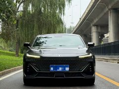 Changan UNI-V 1.5T premium - фото 2