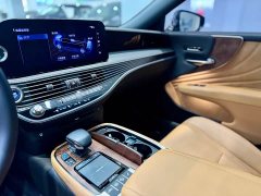Lexus LS 500h Excellence Edition - фото 16