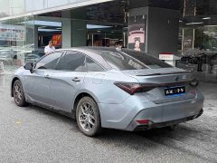 Toyota 2.5L Luxury Edition VI - фото 2