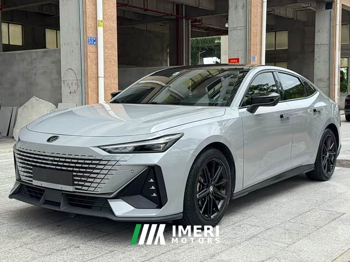 Changan UNI-V 1.5T premium - автомобиль из Китая