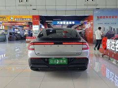 Xpeng P7 Long Range Max - фото 17
