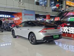 Xpeng P7 Long Range Max - фото 18