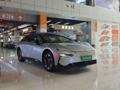 Xpeng P7 Long Range Max - фото 3