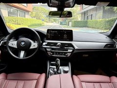 BMW 5 Series Facelift Three 530Li Exclusive M Sports Package - фото 6