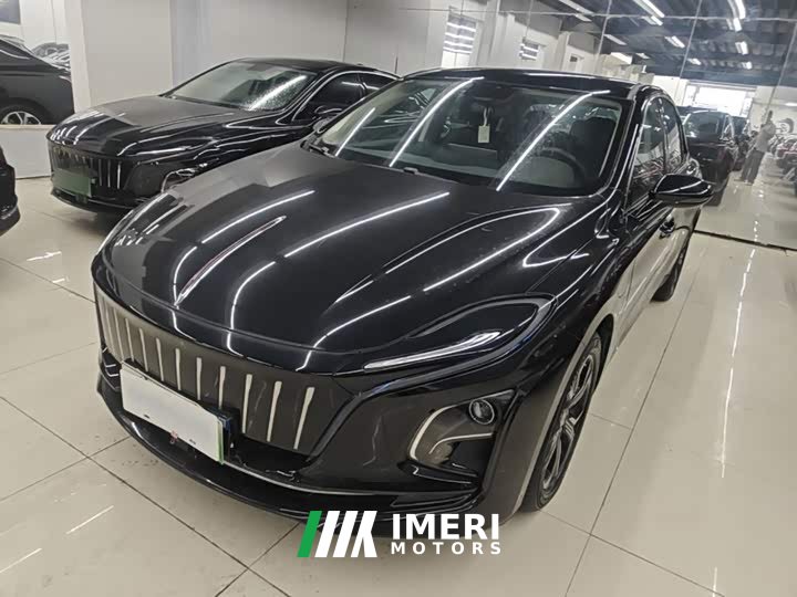 Hongqi E-QM5 2023 facelift basic travel version