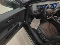Hongqi E-QM5 2023 facelift basic travel version - фото 16