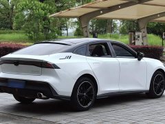 Changan UNI-V 1.5T premium - фото 9