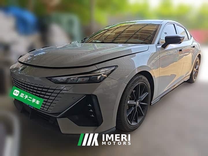 Changan UNI-V 1.5T premium - автомобиль из Китая