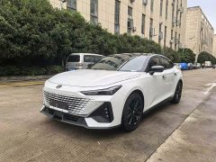 Changan UNI-V 1.5T Smart Pilot Edition - фото 1