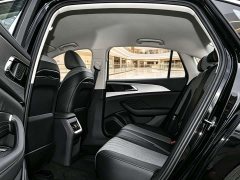 Hongqi H5 2.0T Automatic Intelligent Connected Flag Edition - фото 8