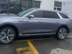 Hongqi E-HS9 690km flagship version six seats - фото 3