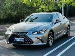 Lexus ES 200 Excellence Edition - фото 1