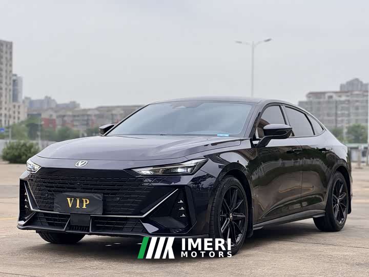 Changan UNI-V 2023 1.5T premium - автомобиль из Китая