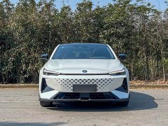 Changan UNI-V 1.5T noble sports - фото 2