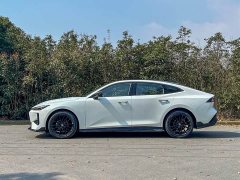Changan UNI-V 1.5T noble sports - фото 6
