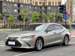 Lexus ES 200 Edition - фото 1