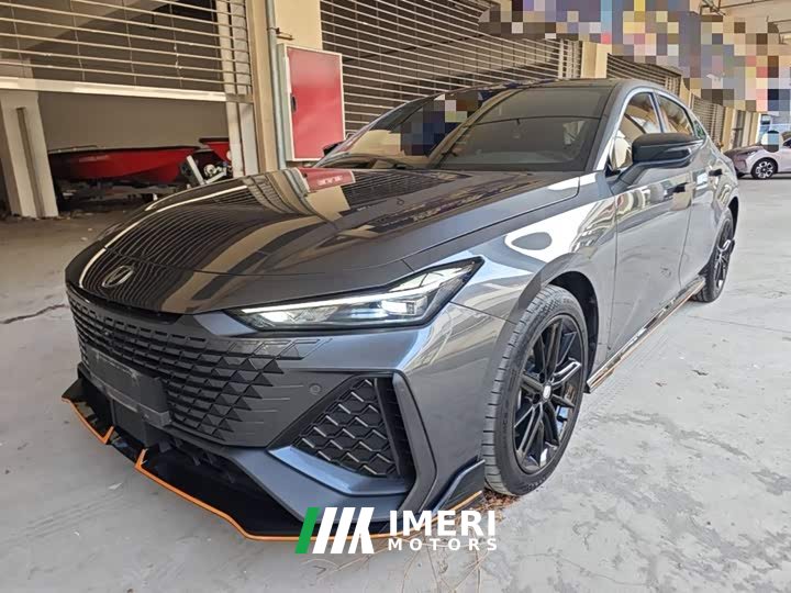 Changan UNI-V 2.0T sharp version - автомобиль из Китая