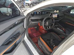 Changan UNI-V 1.5T premium - фото 16