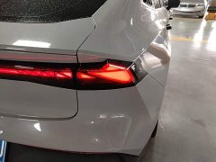 Changan UNI-V 2022 1.5T premium - фото 8