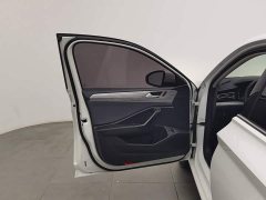 Volkswagen Sagitar 280TSI DSG surpasses Lite version - фото 8