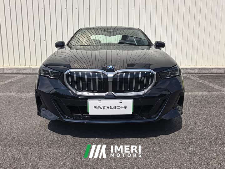 BMW i5 eDrive 35L M Sport Package - автомобиль из Китая