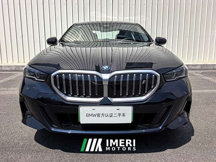 BMW i5 eDrive 35L M Sport Package - автомобиль из Китая