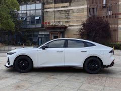 Changan UNI-V 1.5T premium - фото 2