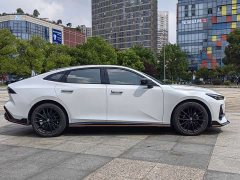 Changan UNI-V 1.5T premium - фото 6