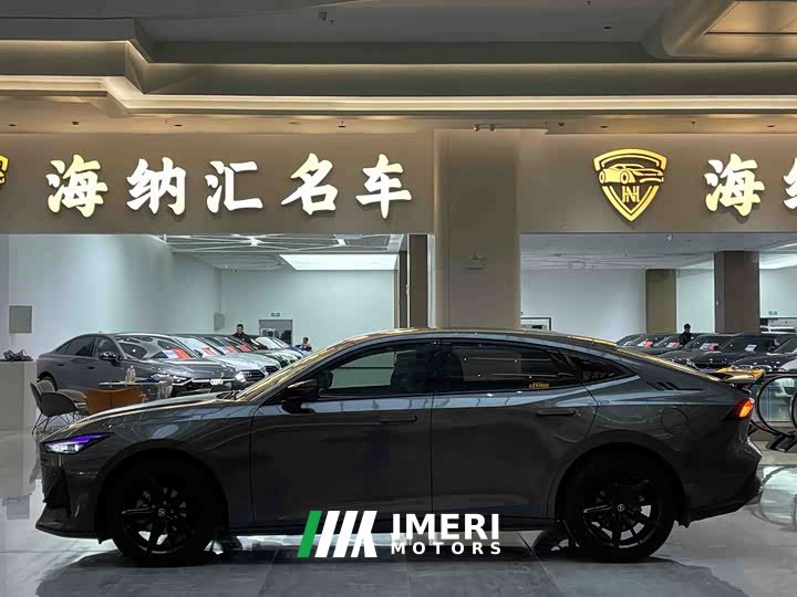Changan UNI-V 2022 1.5T premium - автомобиль из Китая