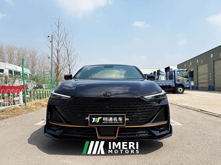 Changan UNI-V 1.5T premium - автомобиль из Китая