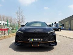 Changan UNI-V 1.5T premium - фото 1
