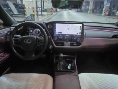 Lexus ES 300h Premium Edition - фото 4