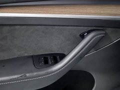 Tesla Model Y rear-wheel drive version - фото 13