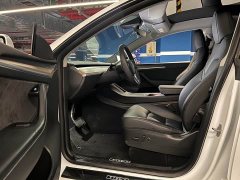 Tesla Model Y rear-wheel drive version - фото 7