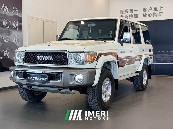 Toyota Land Cruiser (Imported) 4.0L Manual - автомобиль из Китая