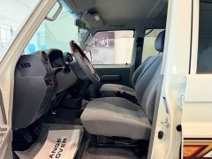 Toyota Land Cruiser (Imported) 4.0L Manual - фото 6