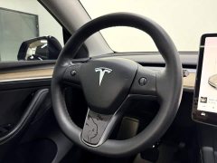 Tesla Model Y standard range rear-wheel drive version - фото 13