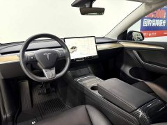 Tesla Model Y standard range rear-wheel drive version - фото 16