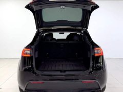 Tesla Model Y standard range rear-wheel drive version - фото 5