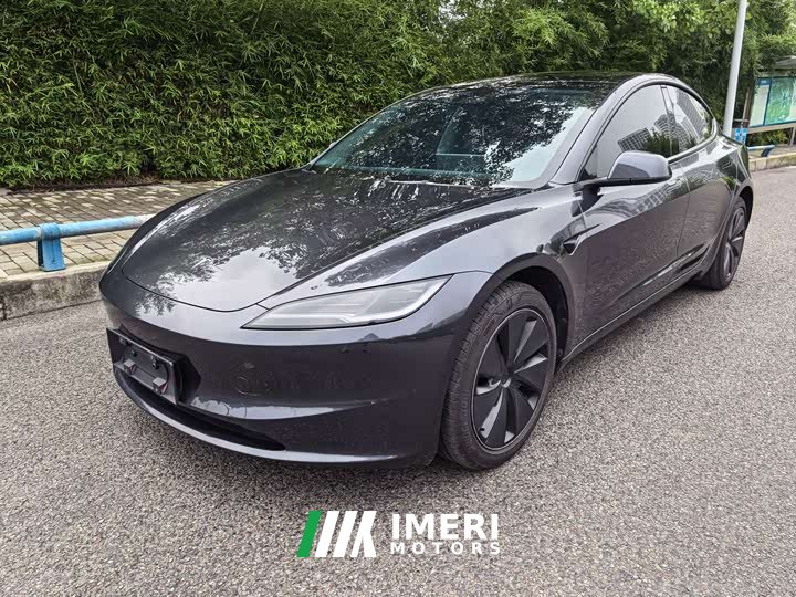 Tesla Model 3 rear-wheel drive version - автомобиль из Китая