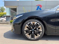 BMW 5 Series 530Li Exclusive M Sports Package - фото 5