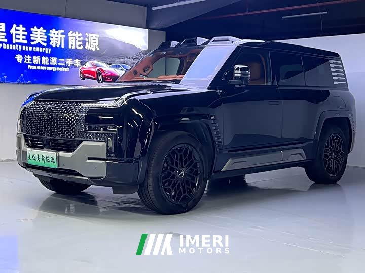 Yangwang Looking up at U8 Deluxe Edition - автомобиль из Китая