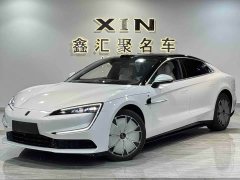 Yangwang Looking up at U7 PHEV five-seater luxury version - фото 2