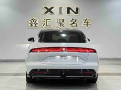 Yangwang Looking up at U7 PHEV five-seater luxury version - фото 5