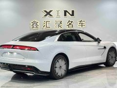 Yangwang Looking up at U7 PHEV five-seater luxury version - фото 6