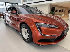Yangwang Looking up at U7 PHEV five-seater luxury version - фото 2