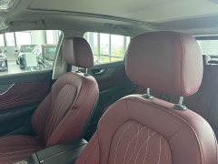 Hongqi HS5 2025 2.0T two-wheel drive Qixiang Pro version - фото 9