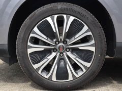 Hongqi HS6 PHEV 2026 220 four-wheel drive smart hybrid version - фото 18