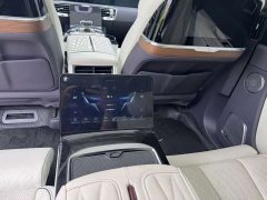 Hongqi E-HS9 510km flag collar version four seats - фото 11