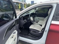 Hongqi E-HS9 510km flag collar version four seats - фото 9